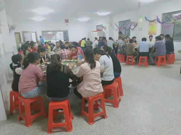 1570526964496.jpg 新聞=江蘇綠地成功舉辦“增活力、促和諧”主題運(yùn)動(dòng)會(huì)和召開績效考核總結(jié)大會(huì)10.jpg